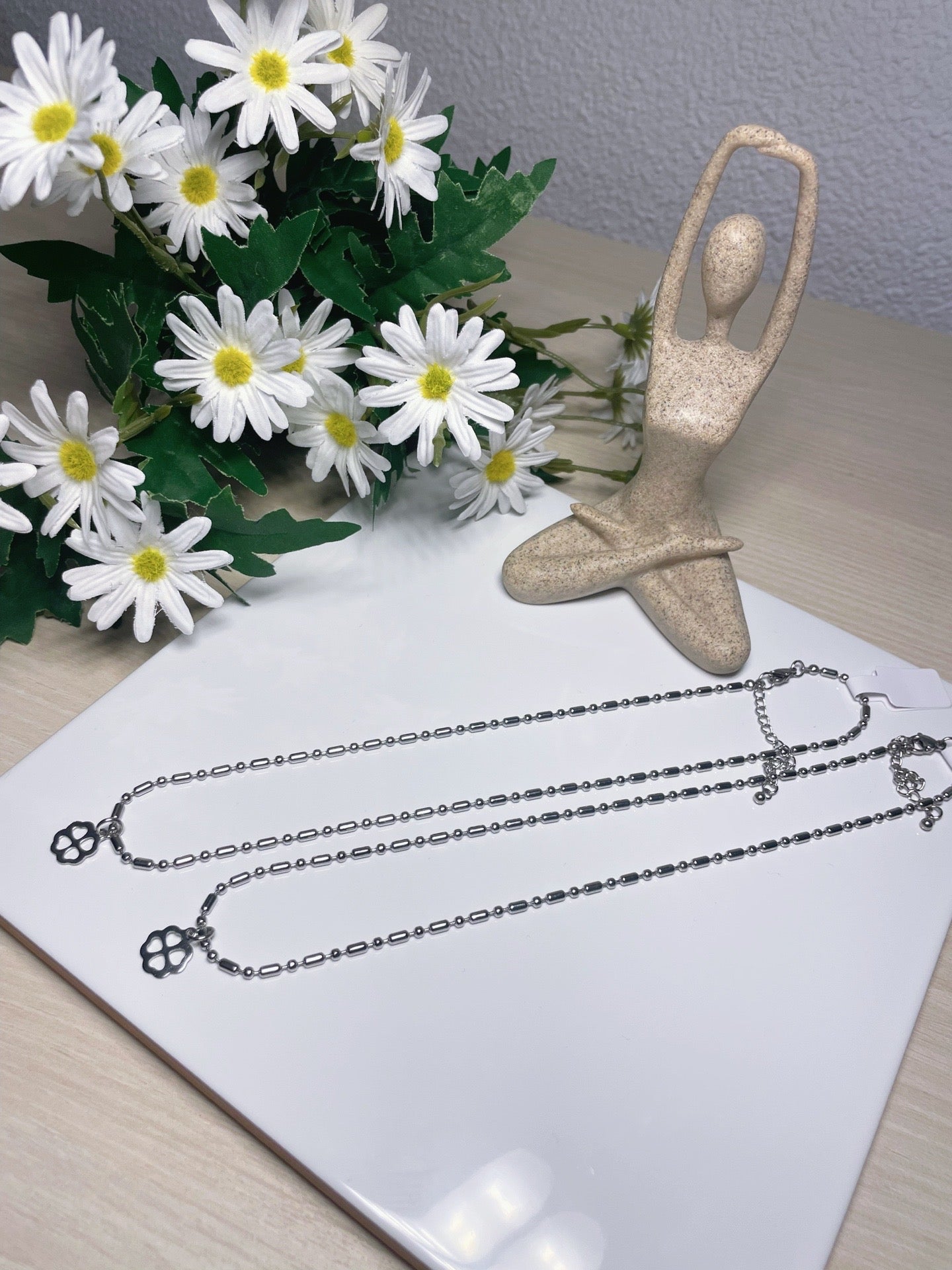 Suerte y Estilo – Collar y Pulsera en Acero Inoxidable